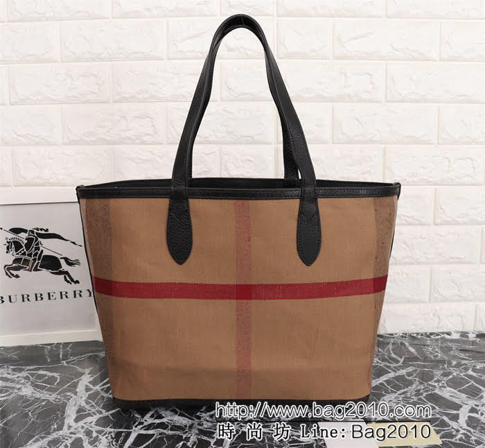 BURBERRY巴寶莉 雙面兩用托特包 塗鴉圖案 大號格紋圖案 2990  Bhq1070